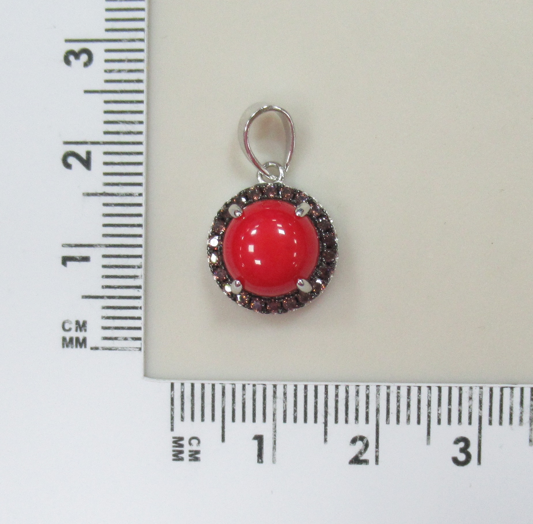 Серебряная подвеска с кораллом
